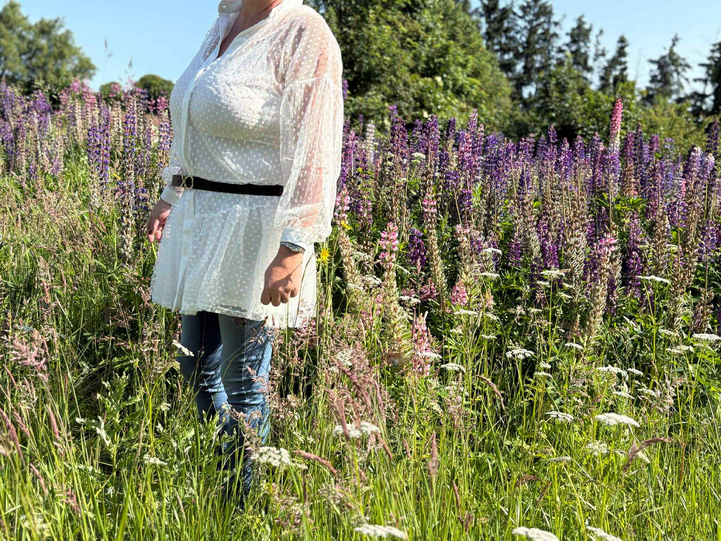 Prikket tylkjole med underkjole – romantisk look til ferie & efterår