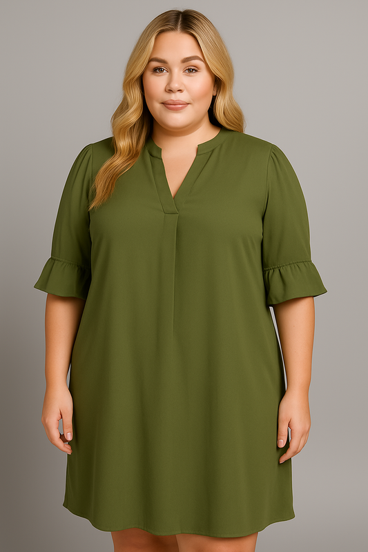 Elegant grøn kjole med V-hals – stilren og komfortabel