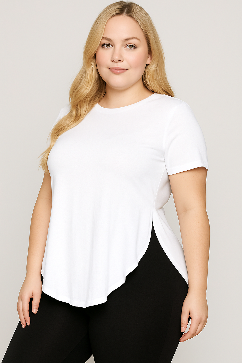 Basis T-shirt med smart slids – blå & hvid