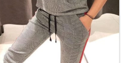 Ternet Elastikbukser / Joggerbukser med Rød Stribe