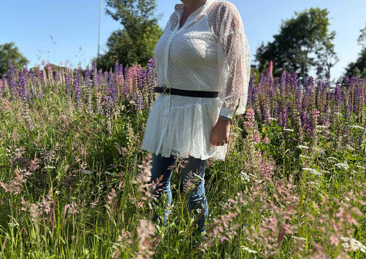 Prikket tylkjole med underkjole – romantisk look til ferie & efterår